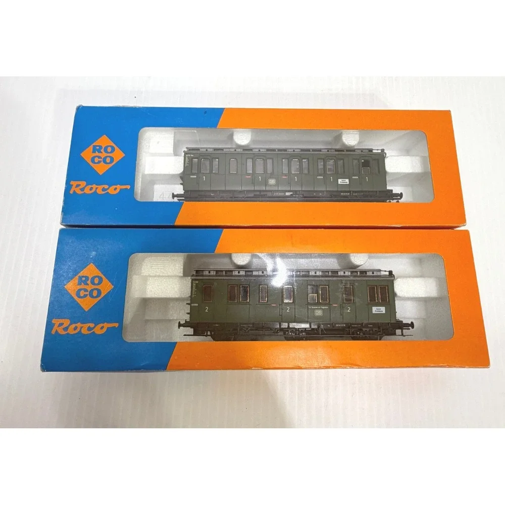 Roco HO Scale DB Passenger Car Set 2pc Green Austrian Model Trains 44201 44222A